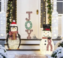Light Up Penguin Christmas Decoration 3ft -Holiday Discount Store 3ft 140 LED Cotton Penguin Yard Light 2 600x559 1
